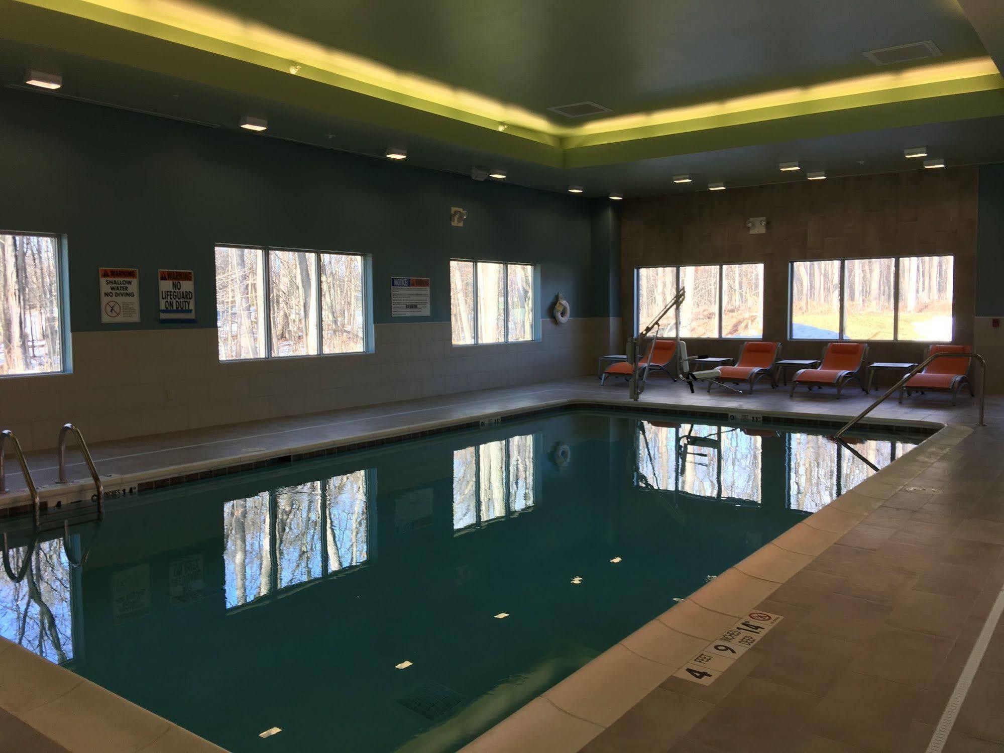 Express & Kingston-ulster By Ihg Hotel 3*