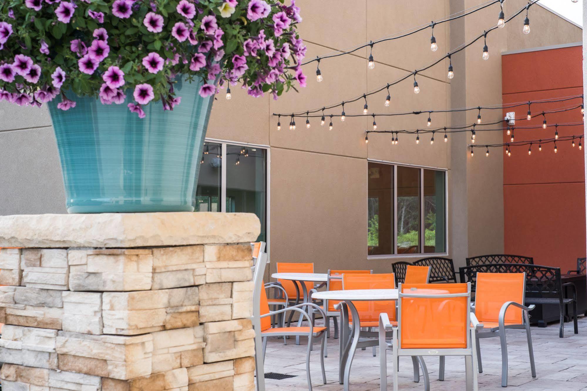 Hotel Express & Kingston-ulster By Ihg 3*